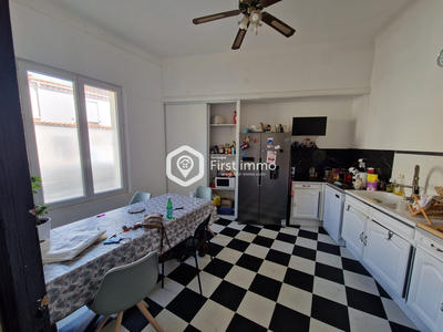 Appartement - 256 m² - 8 pièces