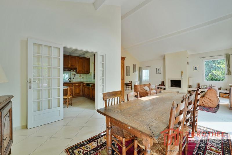 Maison - 141 m² - 8 pièces