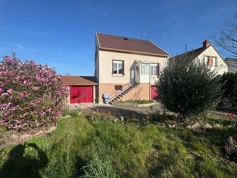 Maison - 96 m² - 5 pièces