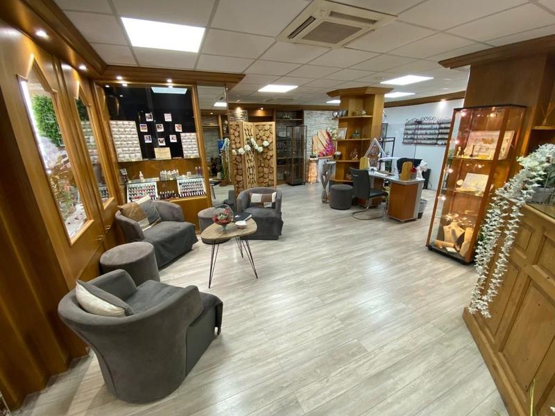 Fonds de commerce - Magasins - 108 m²