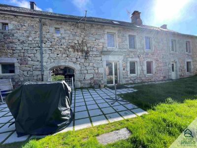 Propriété - 593 m² - 14 pièces