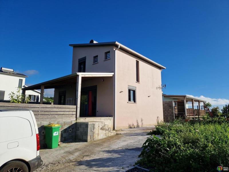 Maison - 94 m² - 4 pièces