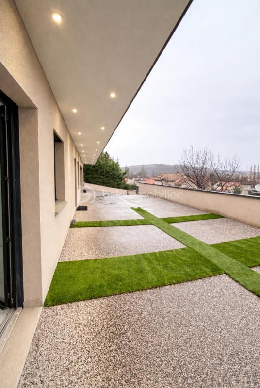 Maison - 243 m² - 7 pièces