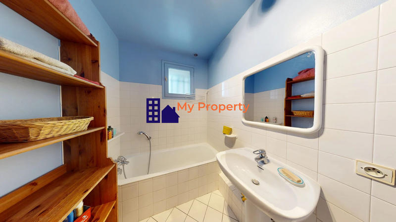 Appartement - 80 m² - 5 pièces