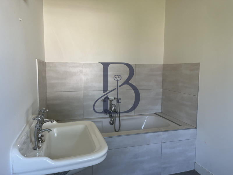 Maison - 195 m² - 8 pièces