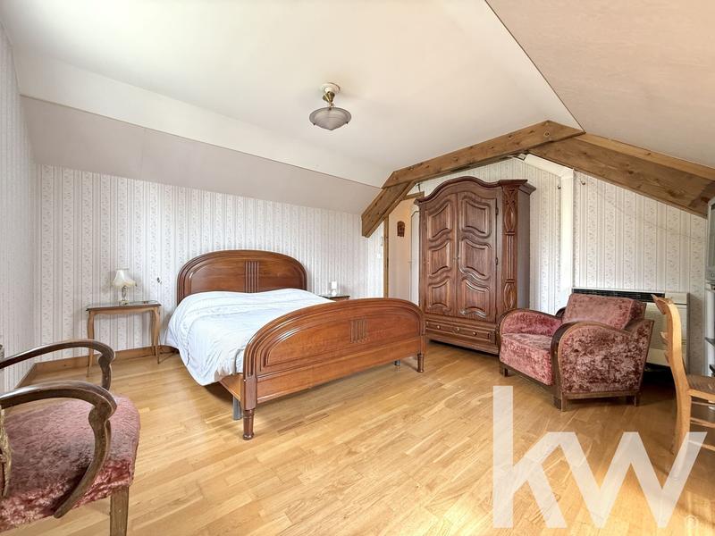 Maison - 166 m² - 9 pièces