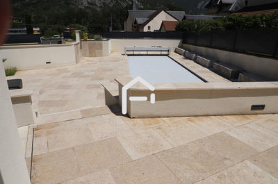 Maison - 1 000 m² - 28 pièces