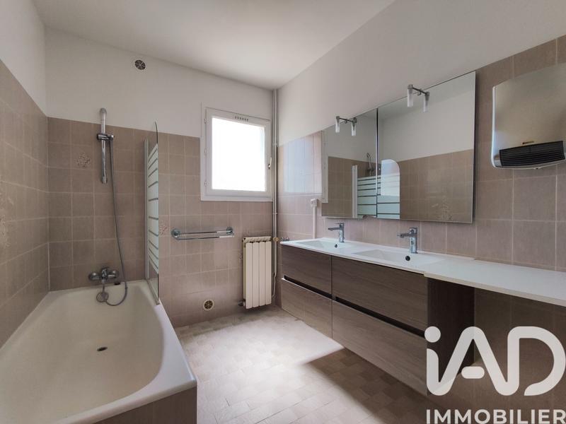 Maison - 265 m² - 9 pièces