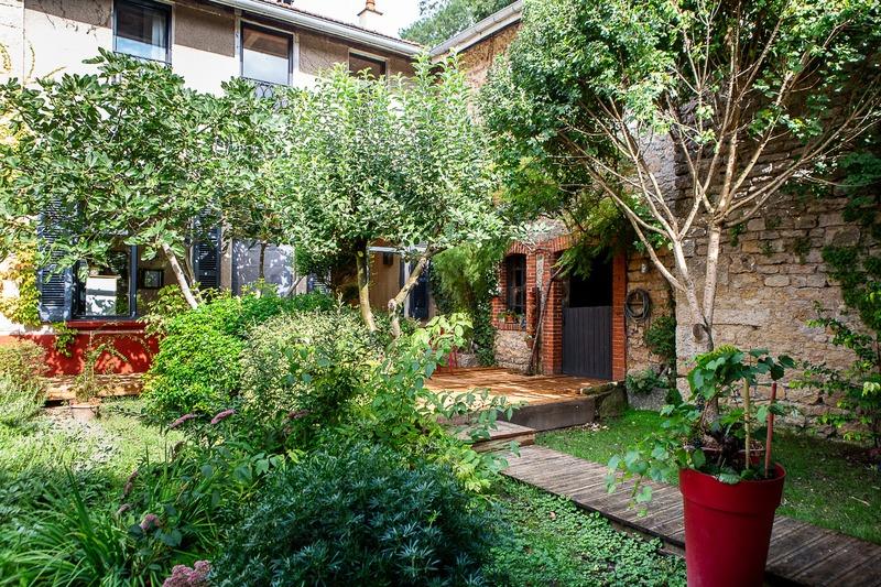 Maison - 312 m² - 14 pièces