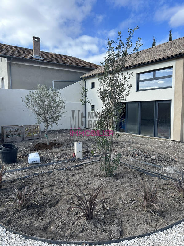Maison - 97 m² - 3 pièces