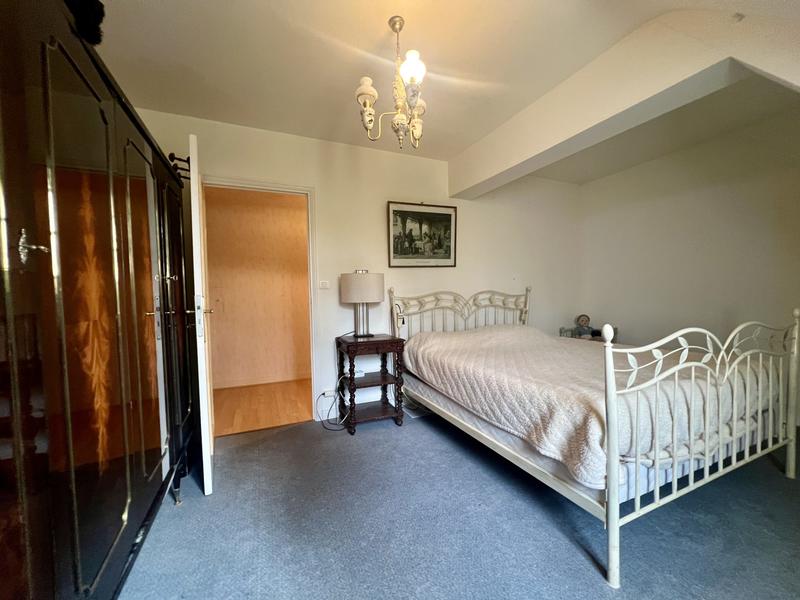 Maison - 286 m² - 10 pièces