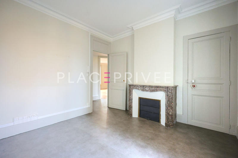 Bureau - 128 m² - 4 pièces