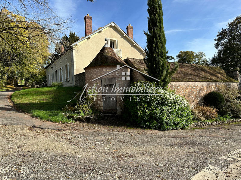 Propriété - 270 m² - 11 pièces