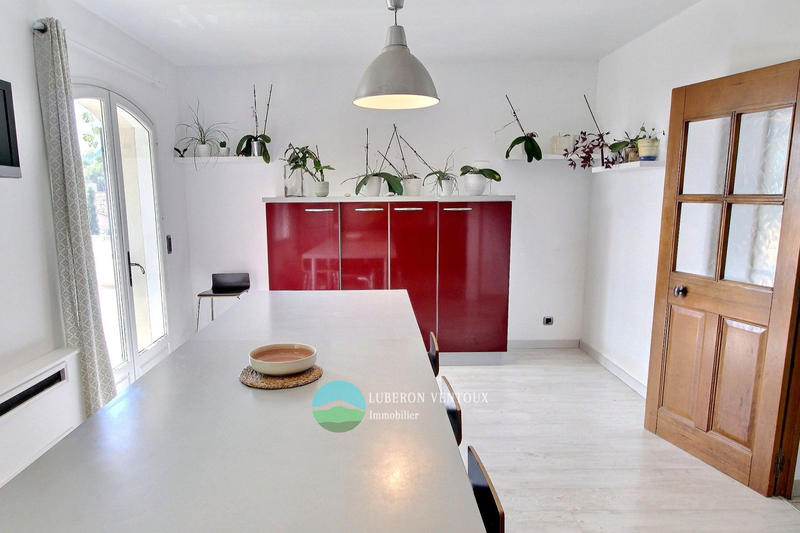 Maison - 221 m² - 5 pièces