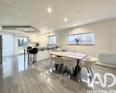 Maison - 226 m² - 8 pièces