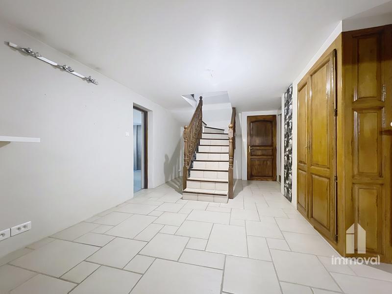 Maison - 180 m² - 5 pièces