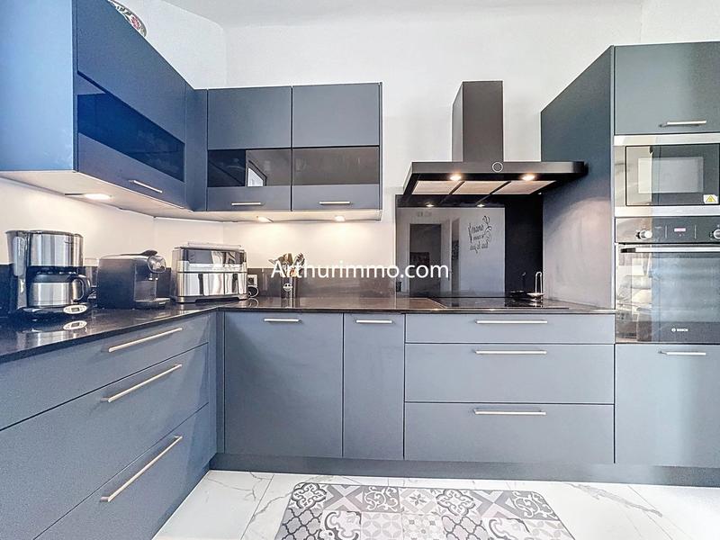 Maison - 220 m² - 10 pièces