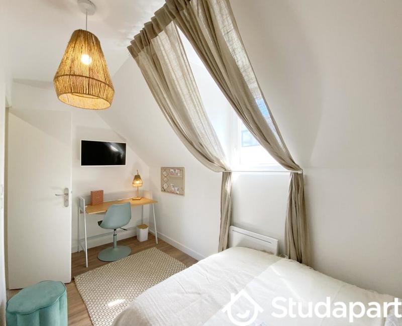 Chambre - 10 m² - 1 pièce