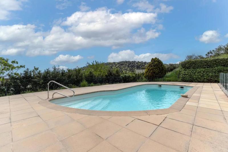 Villa - 100 m² - 3 pièces