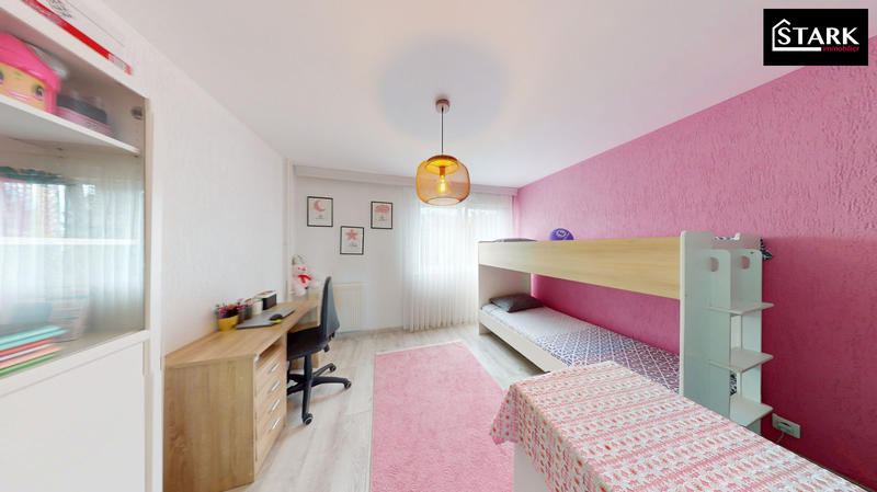 Appartement - 80 m² - 5 pièces