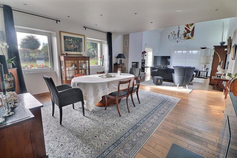 Maison - 260 m² - 7 pièces