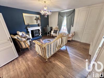 Maison - 230 m² - 8 pièces