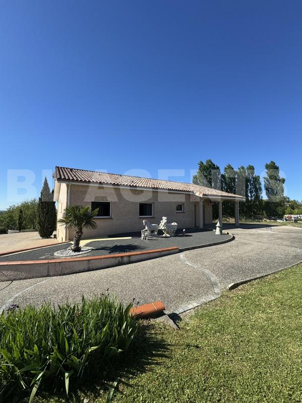 Propriété - 214 m² - 8 pièces