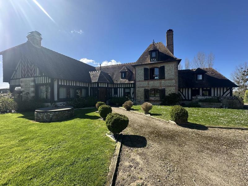 Maison - 471 m² - 14 pièces