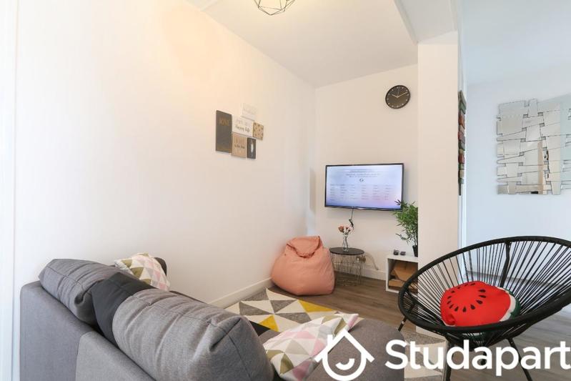 Chambre - 11 m² - 1 pièce