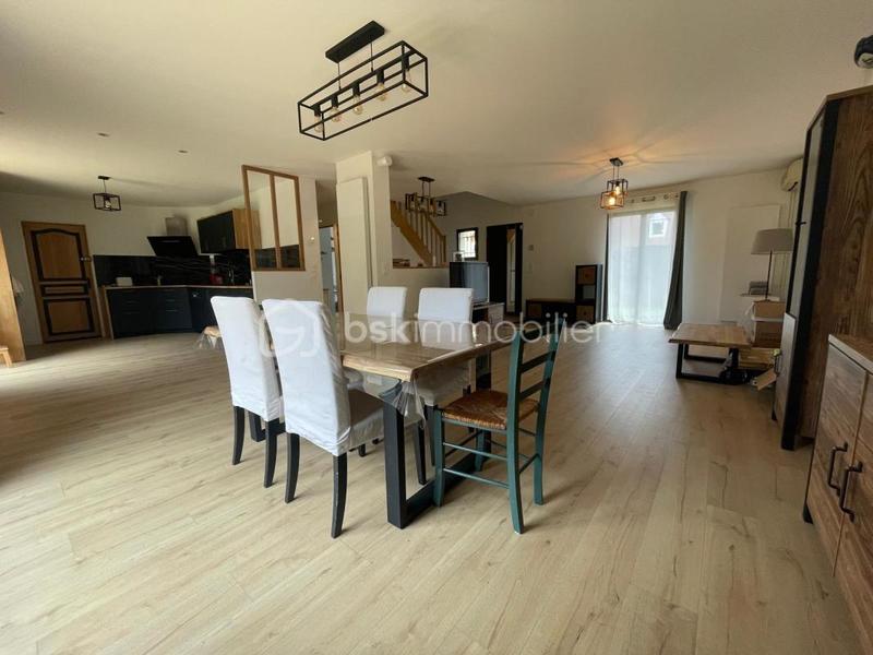 Maison - 159 m² - 8 pièces