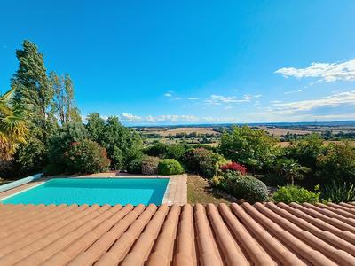 Villa - 176 m² - 6 pièces