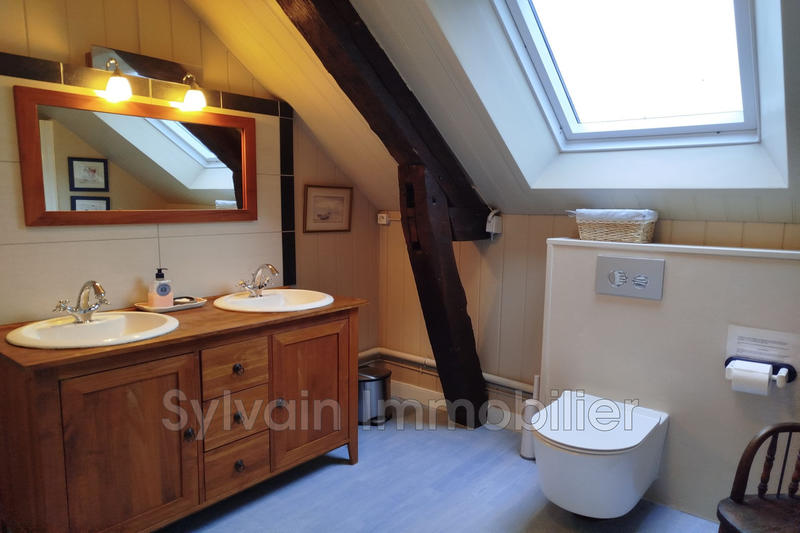 Maison - 264 m² - 14 pièces