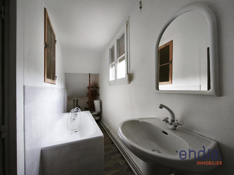 Maison - 94 m² - 5 pièces