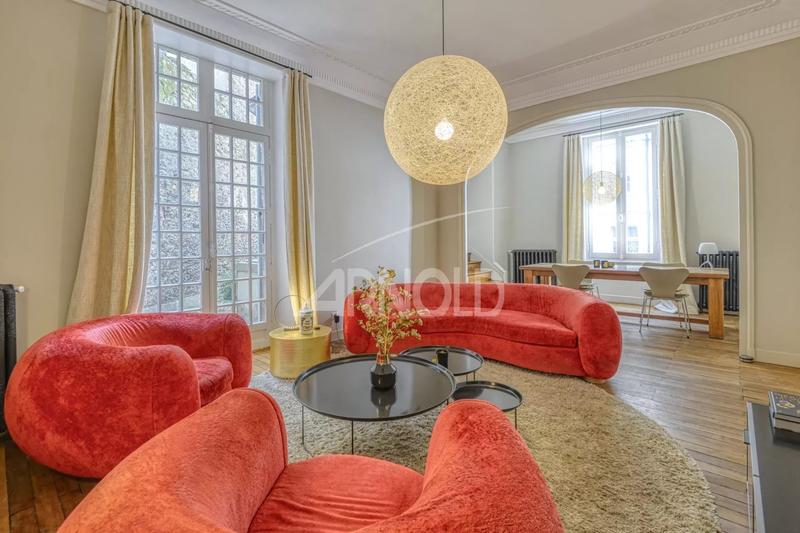 Maison - 173 m² - 9 pièces