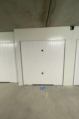 Parking / Garage - 12 m²