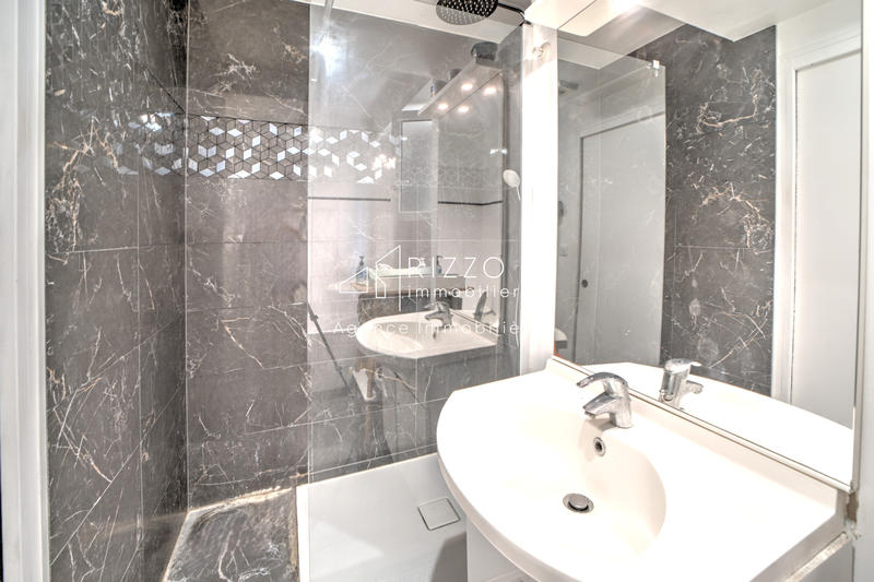 Appartement - 60 m² - 2 pièces