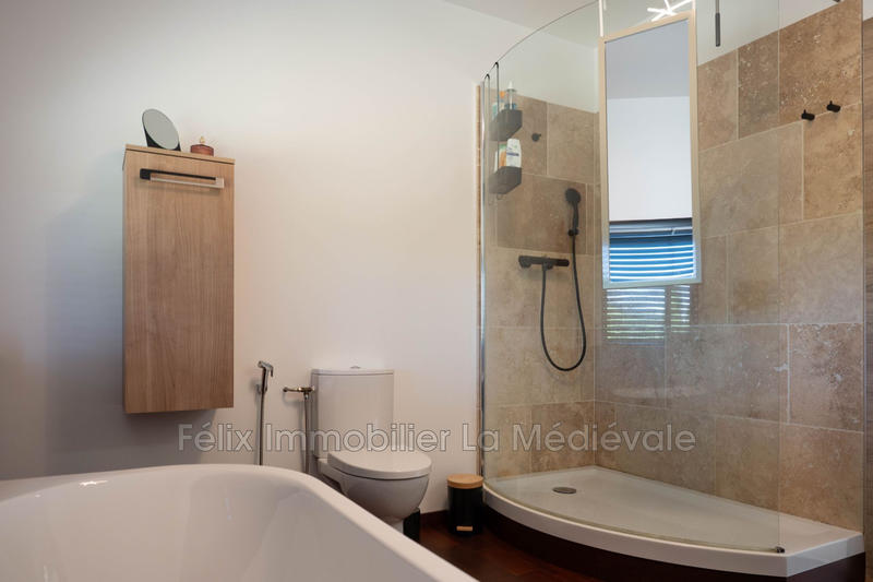 Maison - 196 m² - 7 pièces