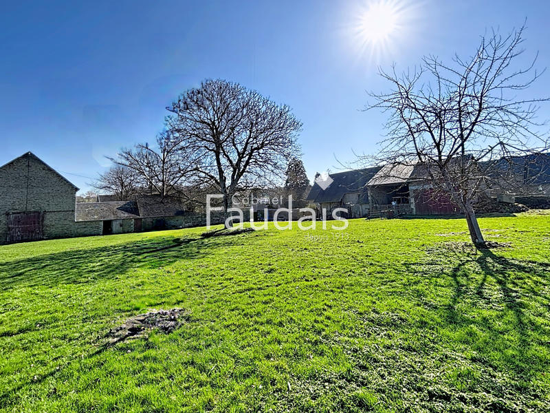 Maison - 636 m² - 3 pièces