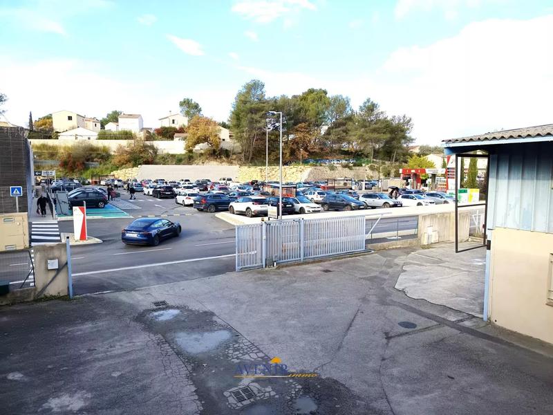 Local commercial - 181 m²