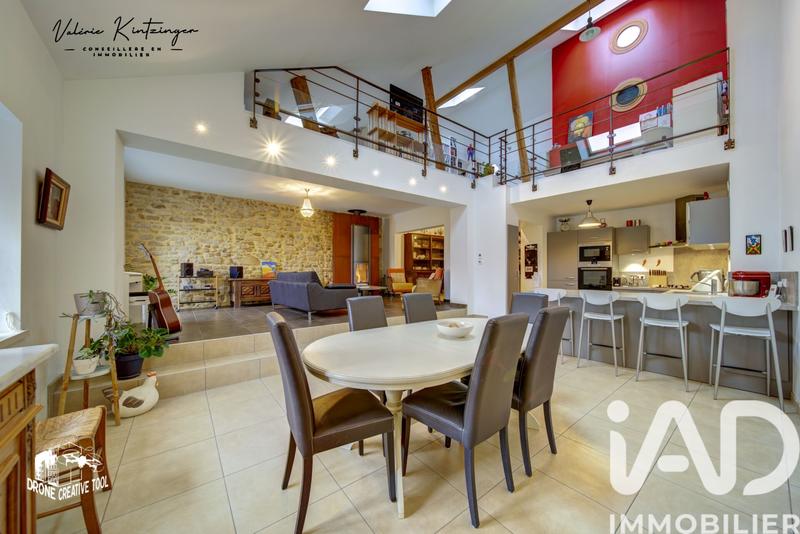 Maison - 215 m² - 9 pièces