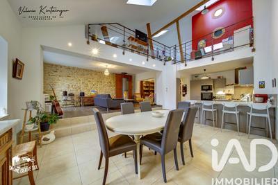 Maison - 215 m² - 9 pièces