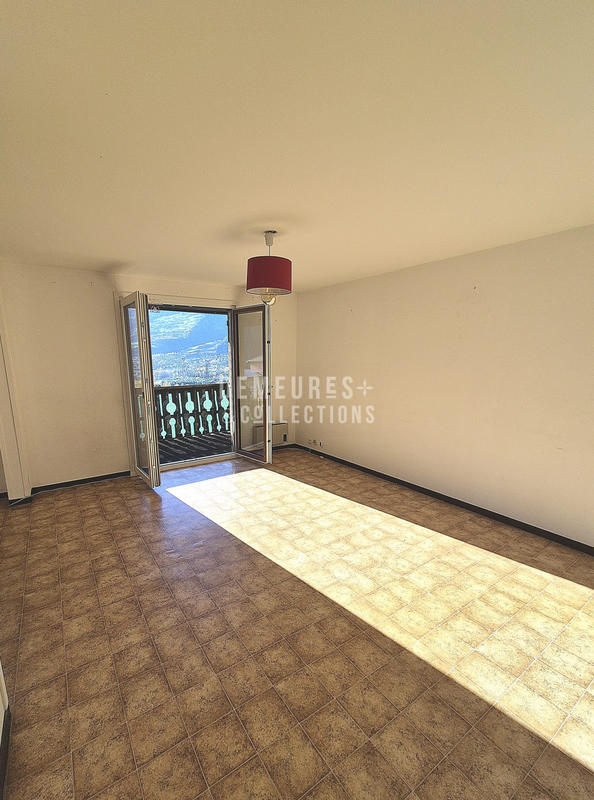 Appartement - 84 m² - 3 pièces