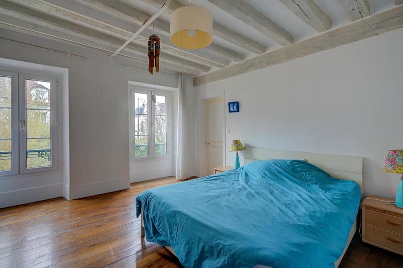 Maison - 220 m² - 9 pièces