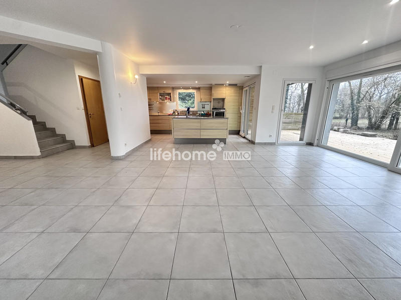 Maison - 248 m² - 9 pièces