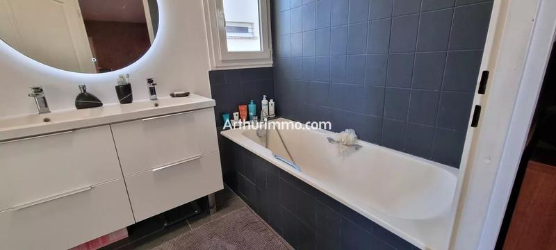 Maison - 180 m² - 8 pièces