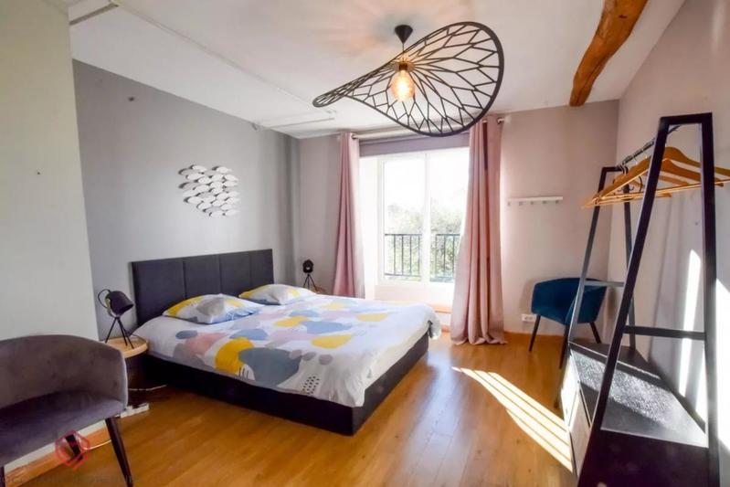 Propriété - 625 m² - 15 pièces