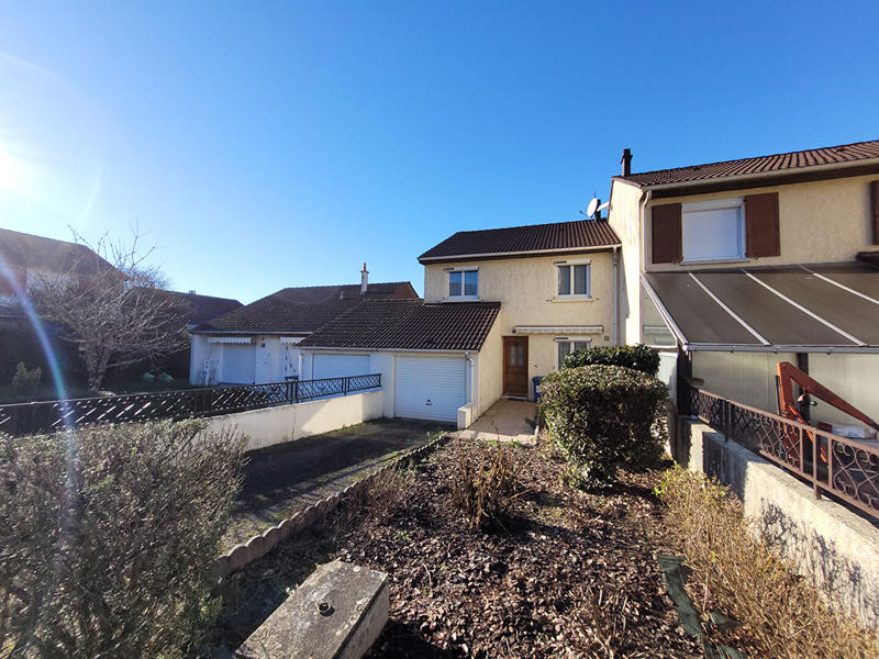 Maison - 94 m² - 5 pièces