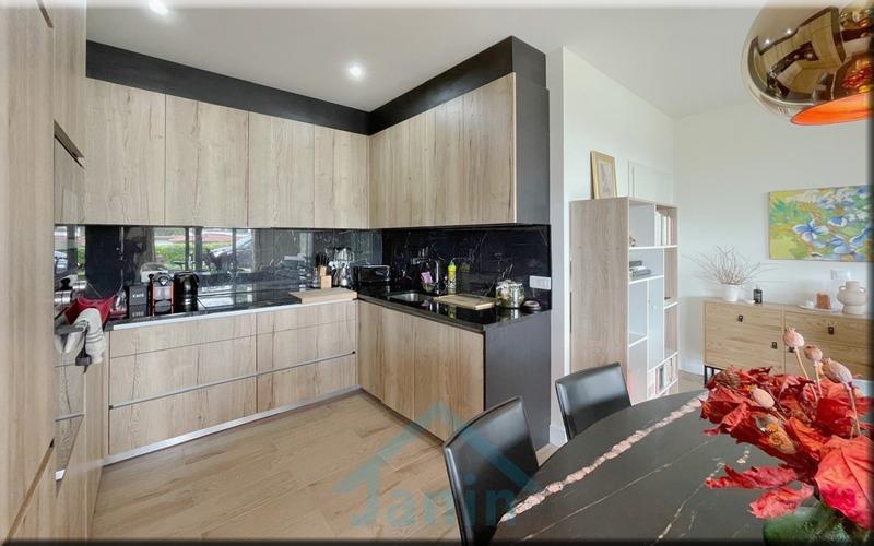 Maison - 194 m² - 7 pièces