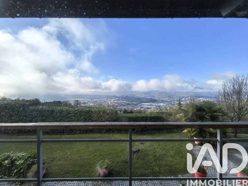 Maison - 332 m² - 11 pièces