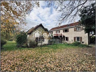 Maison - 237 m² - 12 pièces